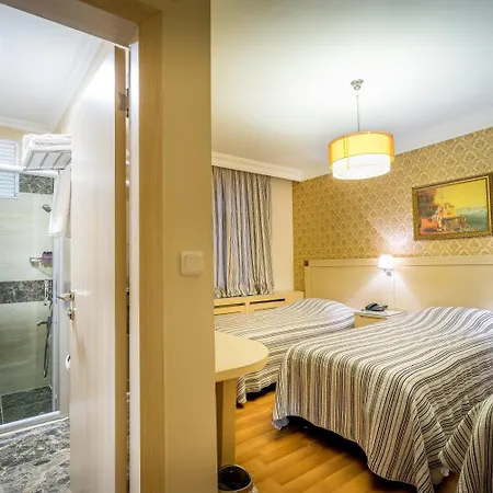 Gul Hotell