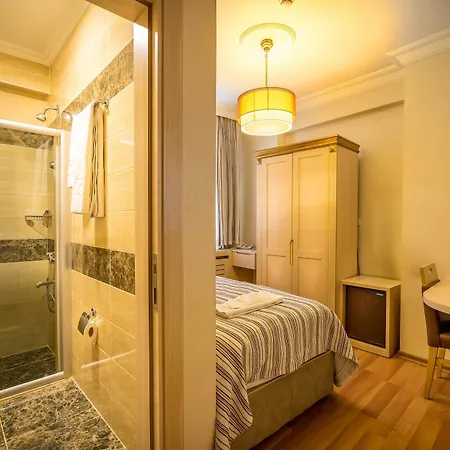 Gul Hotell 2*