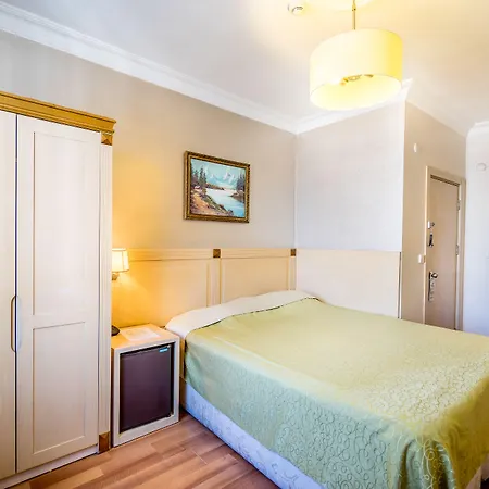 Gul Hotell 2*