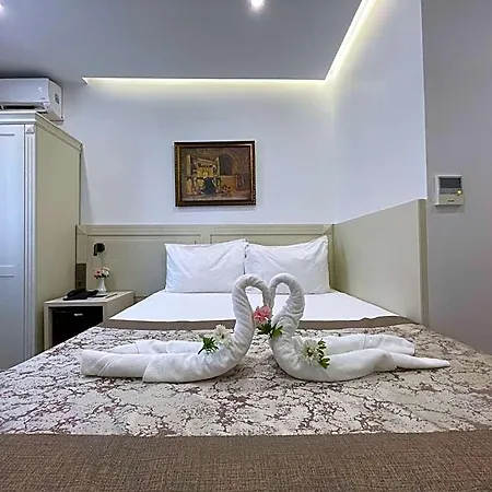 Gul Hotell 2*
