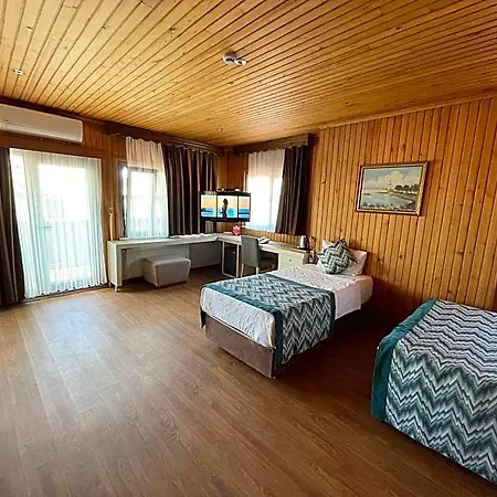 Gul Hotell