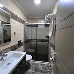 Gul Hotell