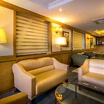 Gul Hotell