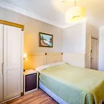 Gul Hotell 2*